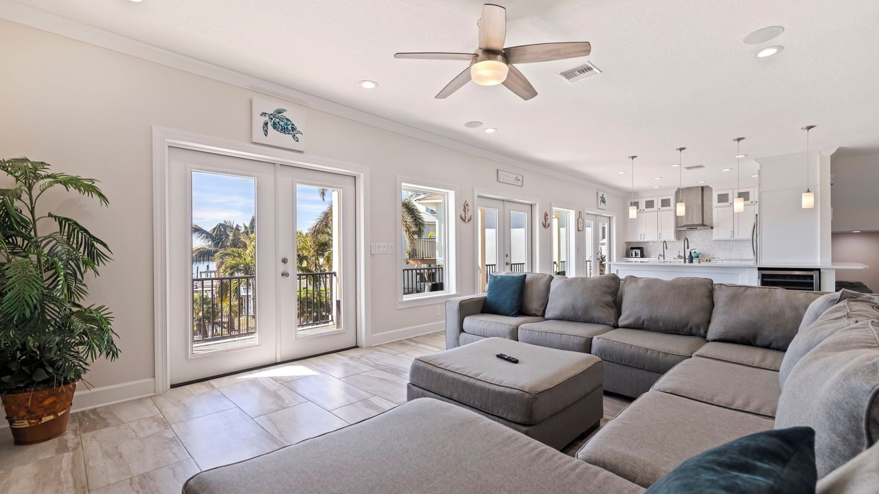 Photo of Livingroom in Redington Beach