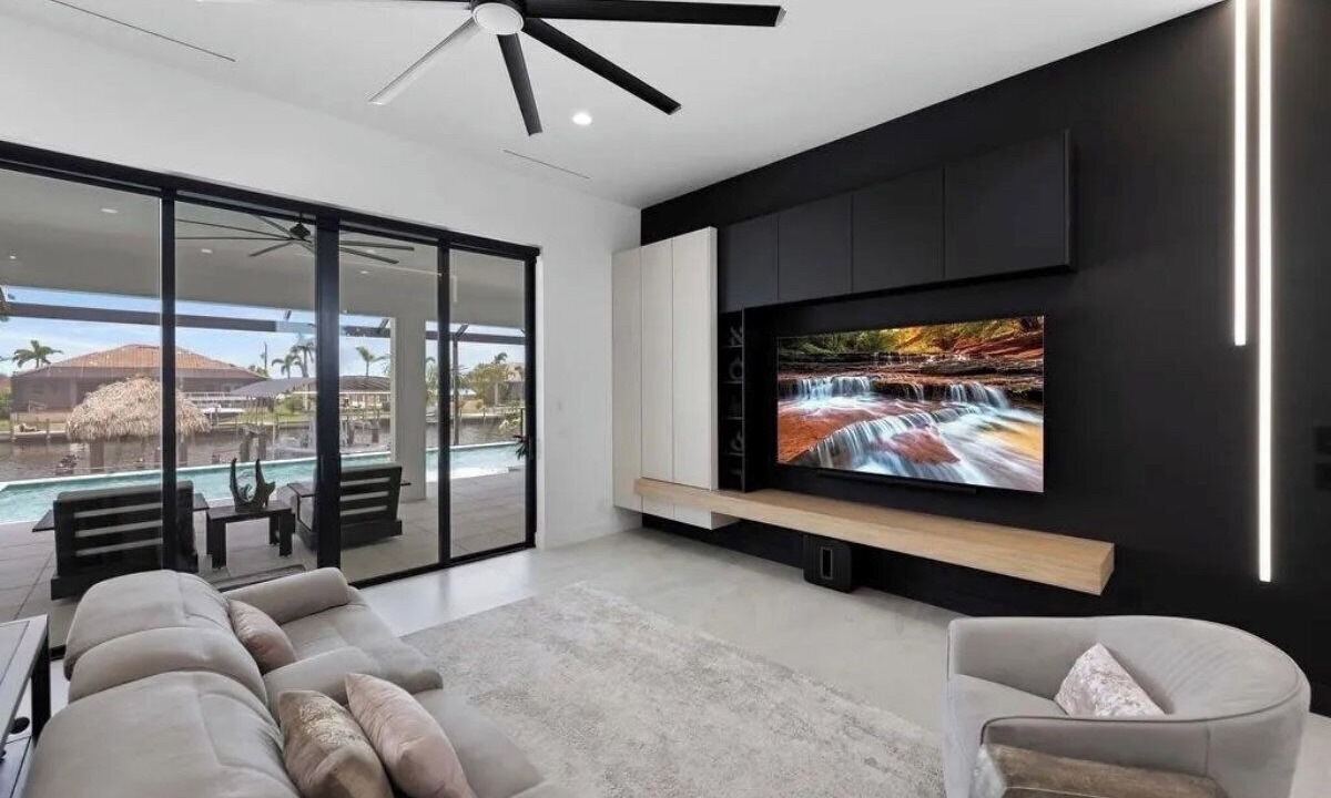 Photo of Livingroom in Burnt Store