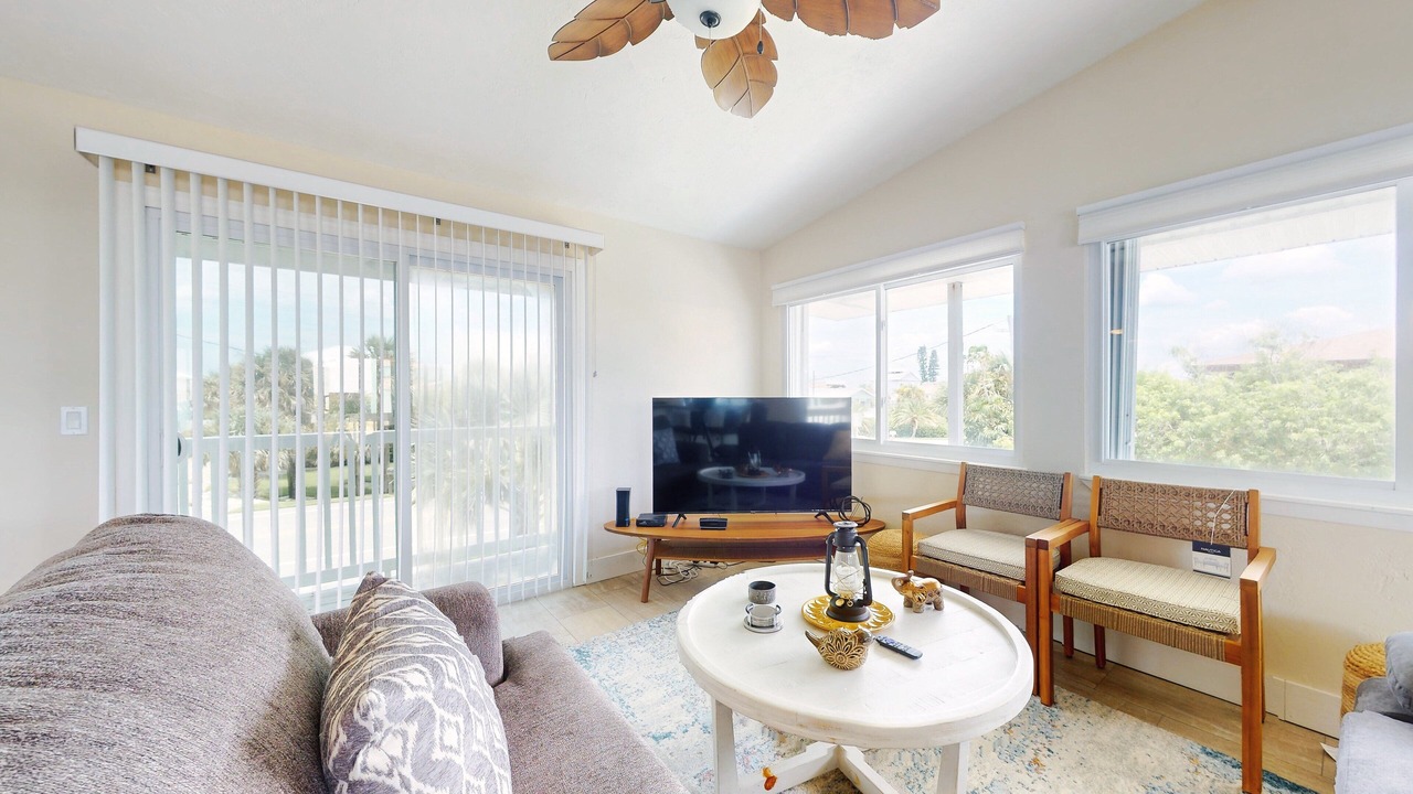 Photo of Livingroom in Bethune Beach