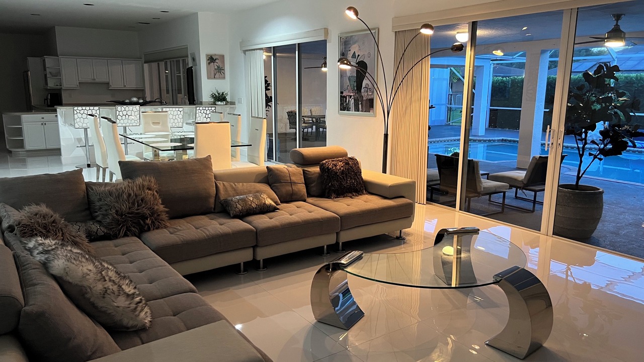 Photo of Livingroom in Davie