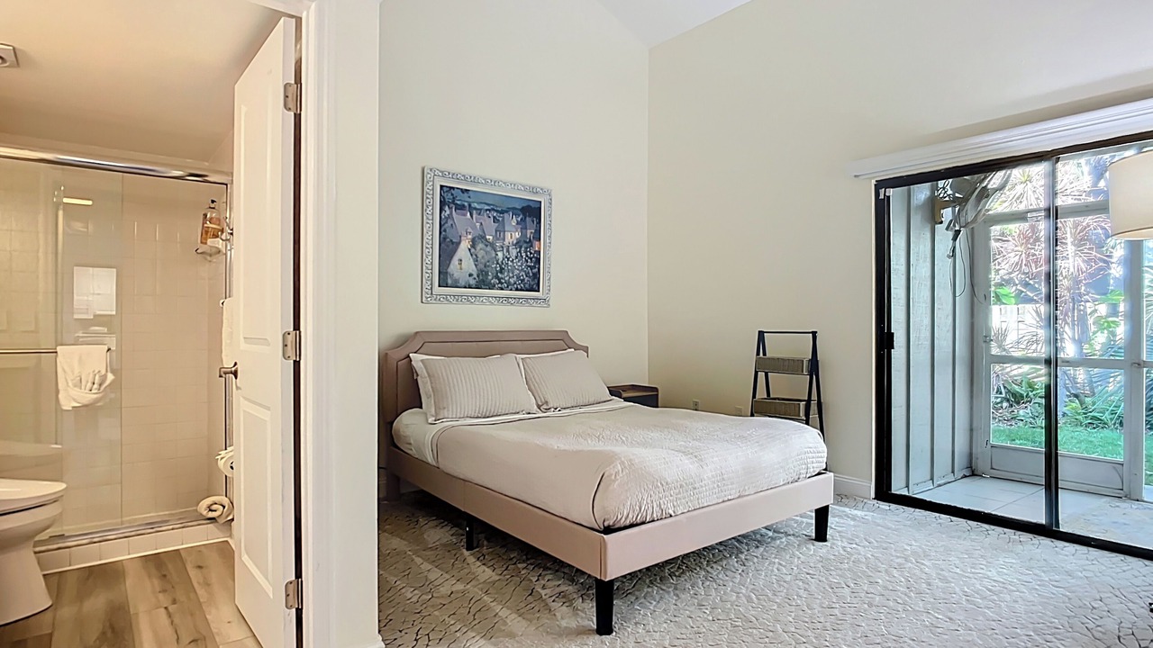 Photo of Bedroom in Arlington Park