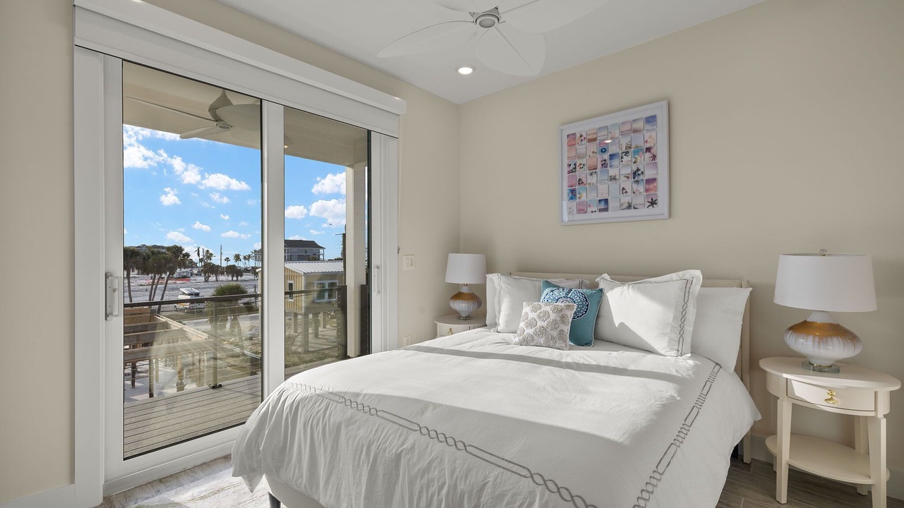 Photo of Patio Balcony in Mid Island