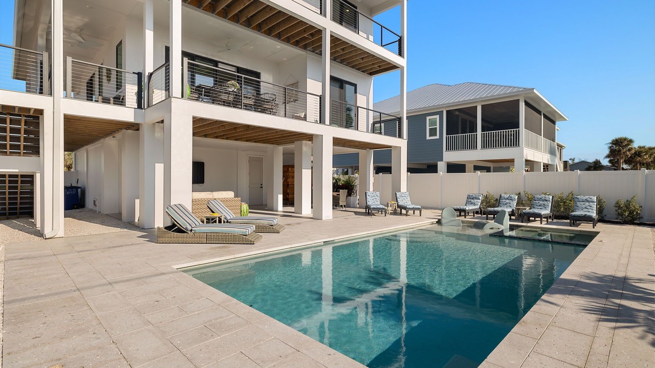Photo of Outdoor in Mid Island