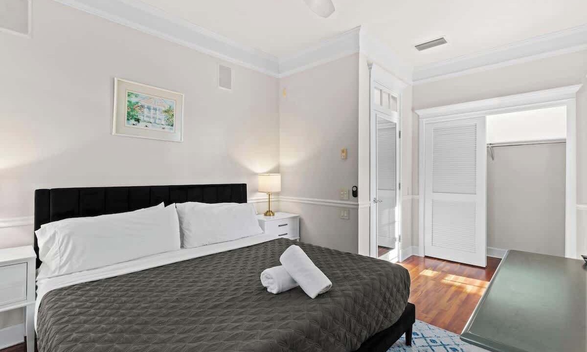 Photo of Bedroom in Lower Matecumbe Key