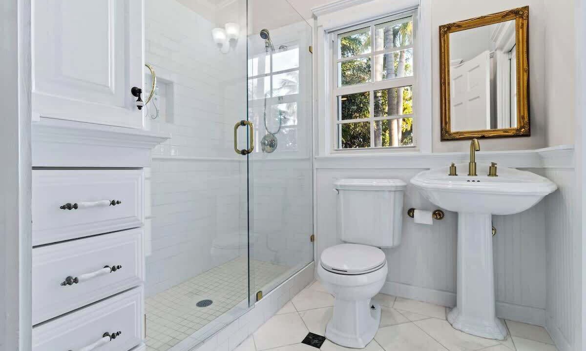 Photo of Bathroom in Lower Matecumbe Key