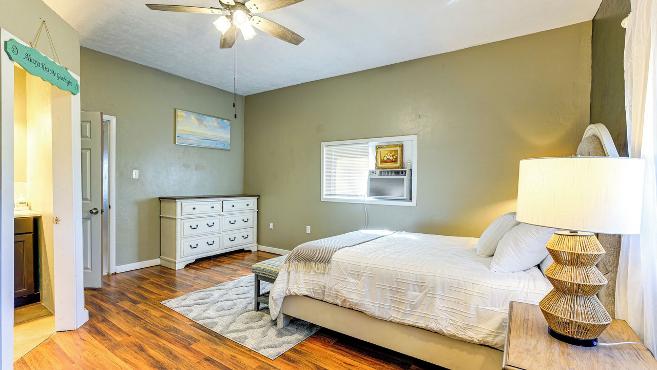 Photo of Bedroom in Newberry
