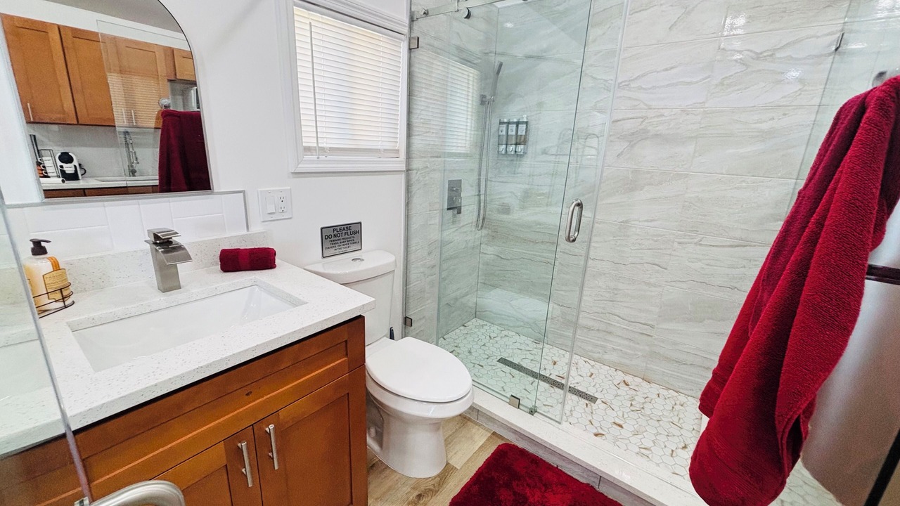Photo of Bathroom in Azalea Park