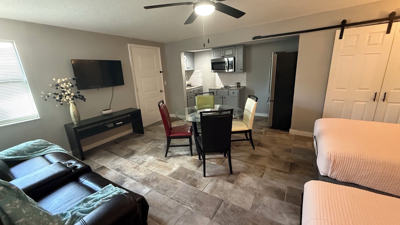 Photo of Bedroom in Cypress Gardens