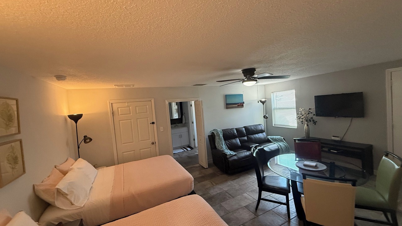 Photo of Bedroom in Cypress Gardens