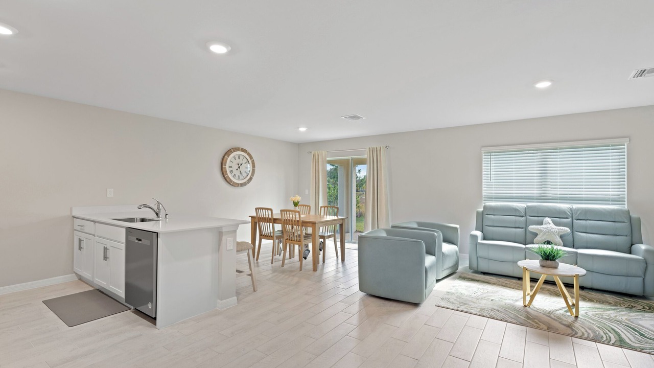 Photo of Livingroom in Sunshine