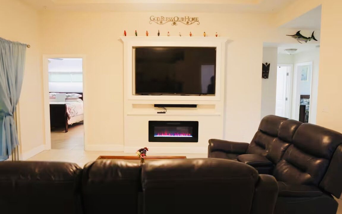 Photo of Livingroom in South Gulf Cove