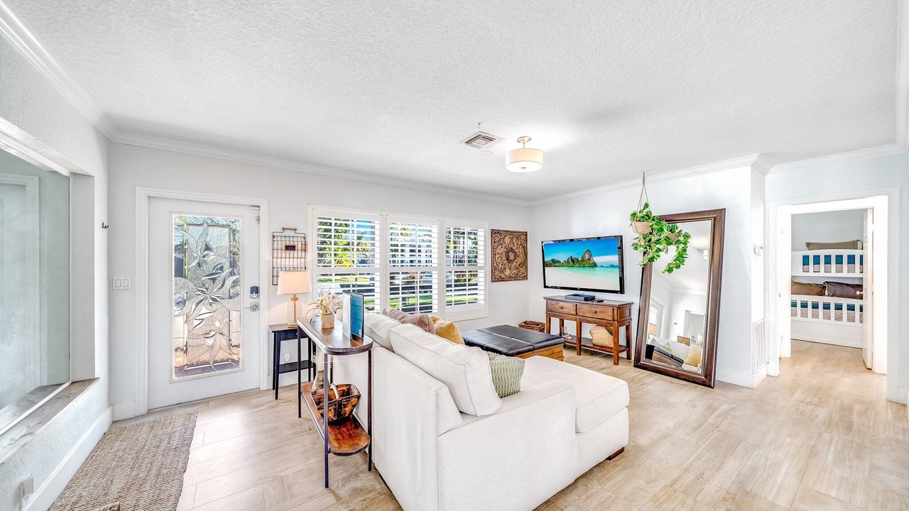 Photo of Livingroom in Garden Isles