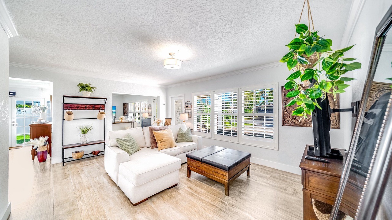 Photo of Livingroom in Garden Isles