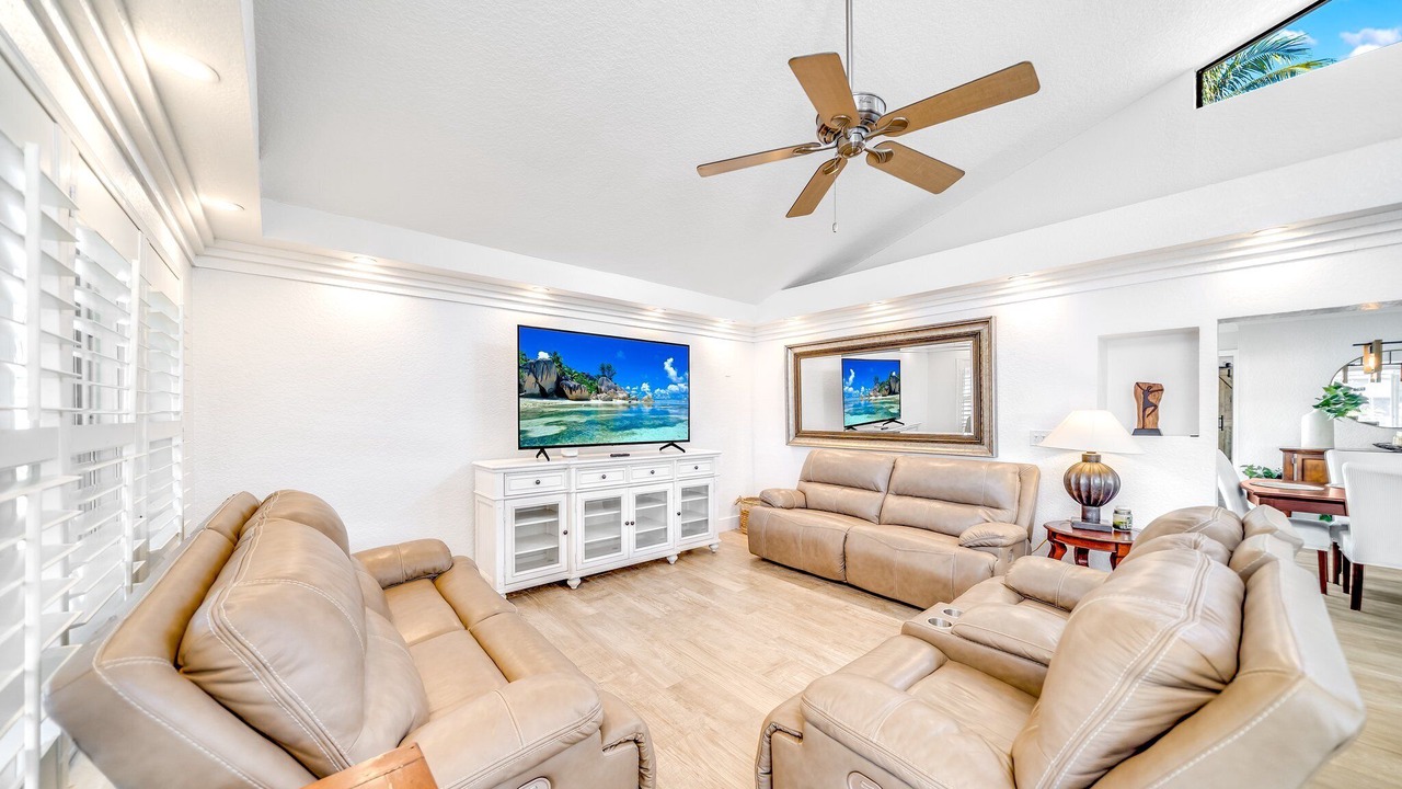 Photo of Livingroom in Garden Isles