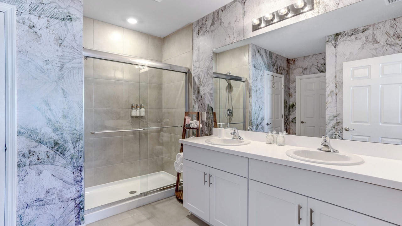 Photo of Bathroom in Diplomat