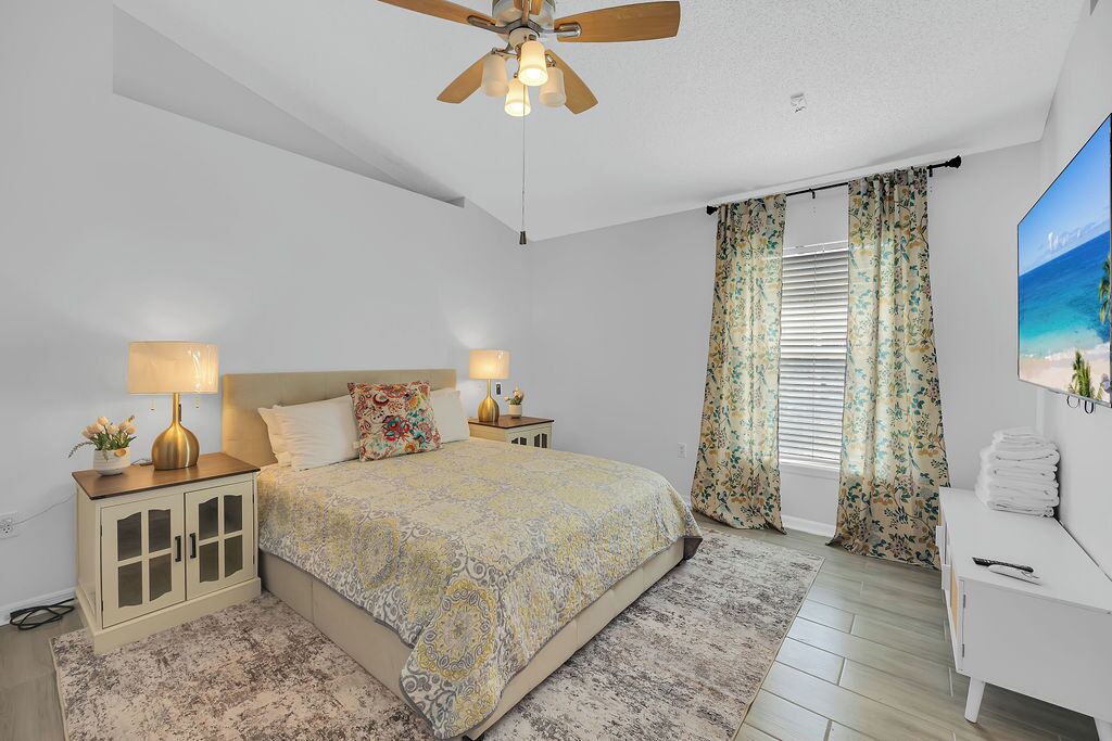 Photo of Bedroom in Sandalwood