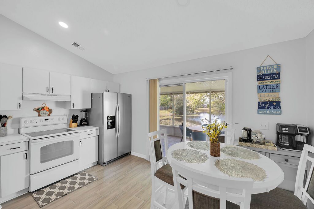 Photo of Kitchen in Sandalwood