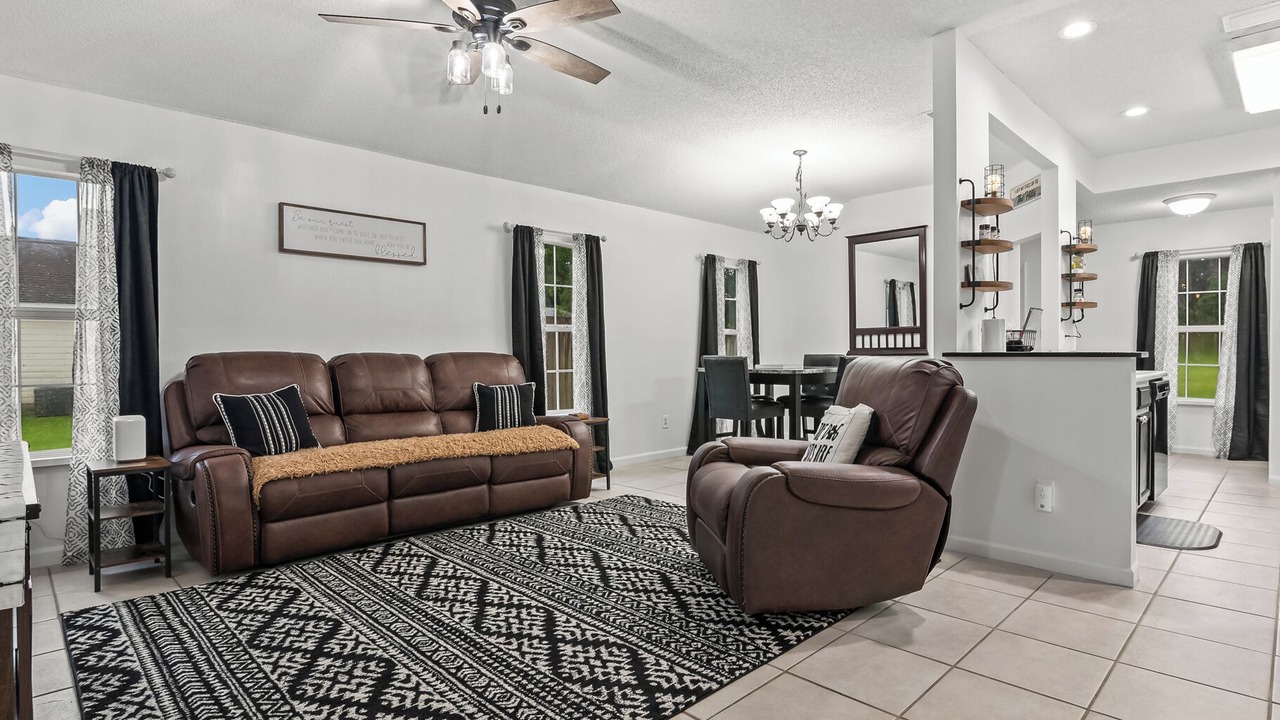 Photo of Livingroom in Crawfordville