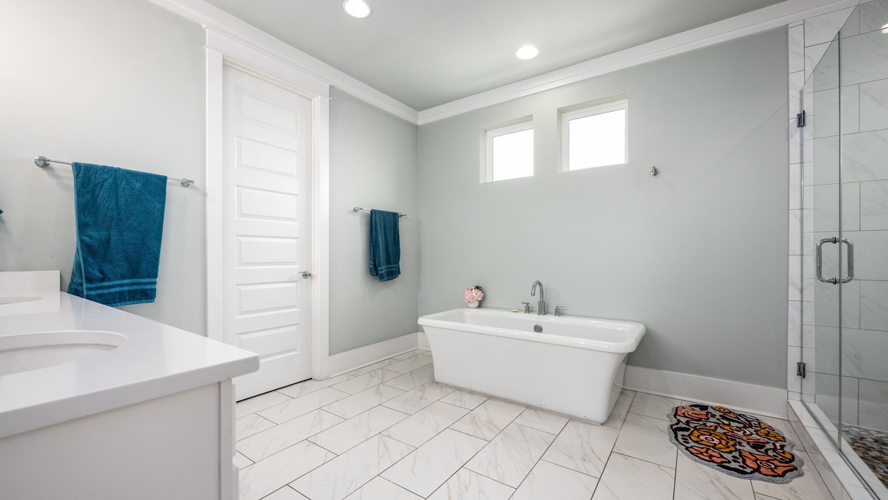 Photo of Bathroom in Emerald Waters Village