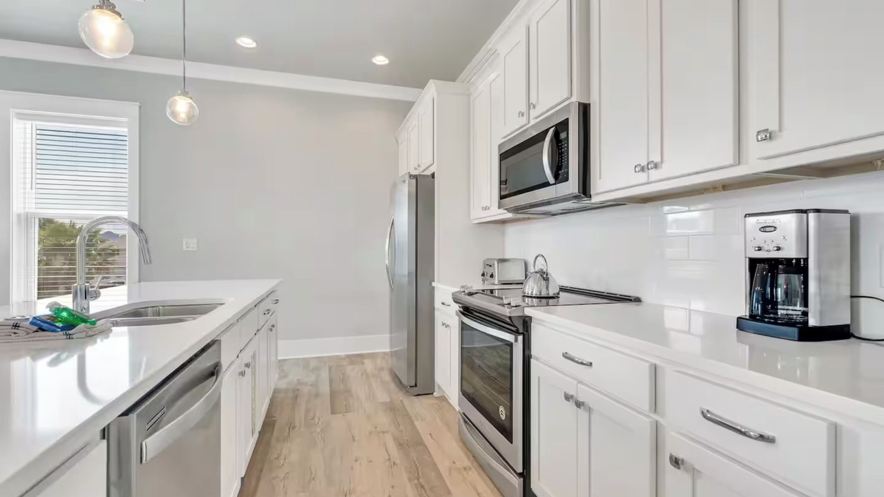 Photo of Kitchen in Emerald Waters Village