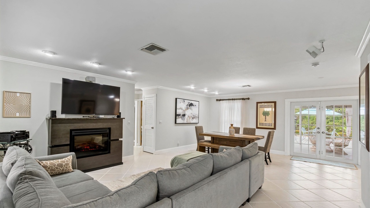 Photo of Livingroom in Lake Clarke Shores