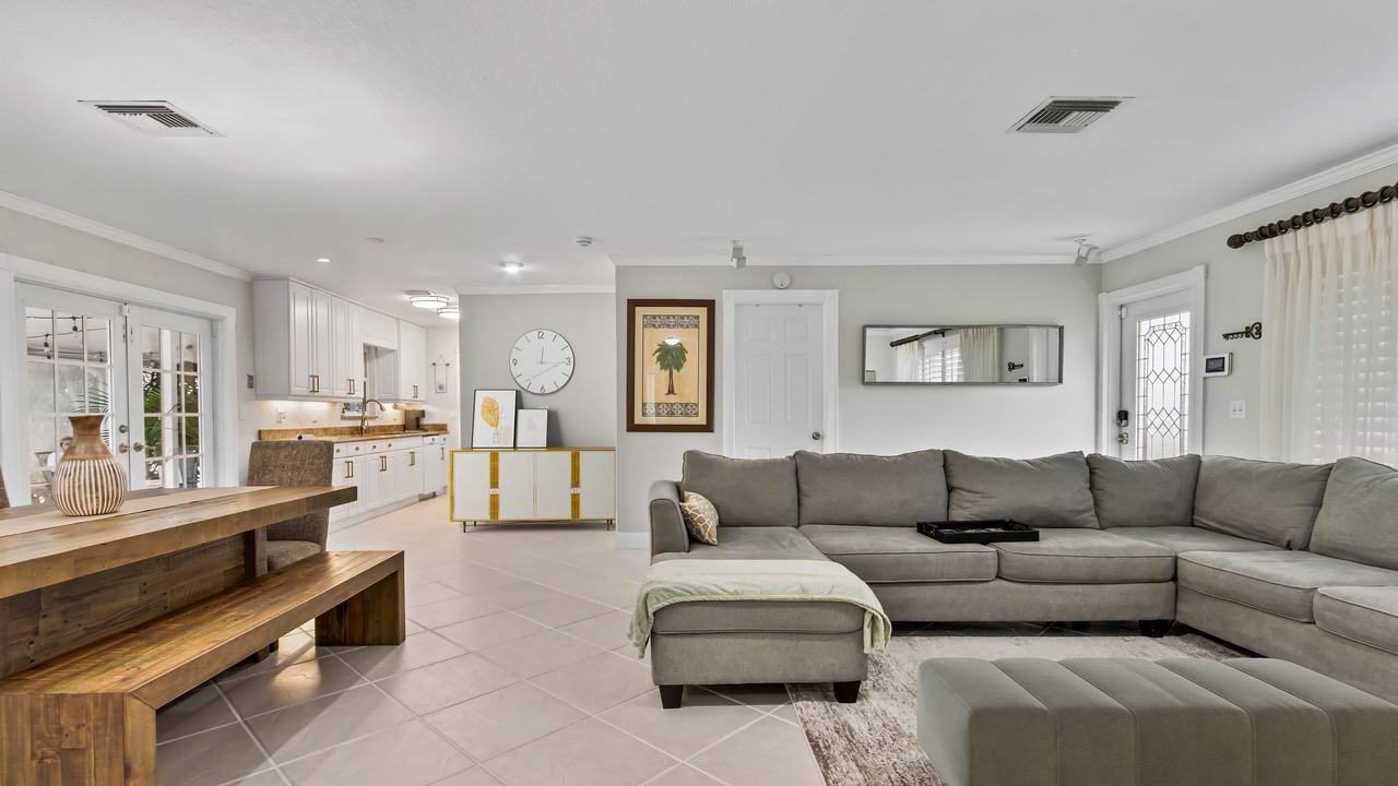Photo of Livingroom in Lake Clarke Shores