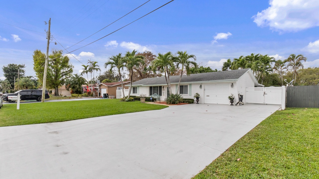 Photo of Outdoor in Lake Clarke Shores