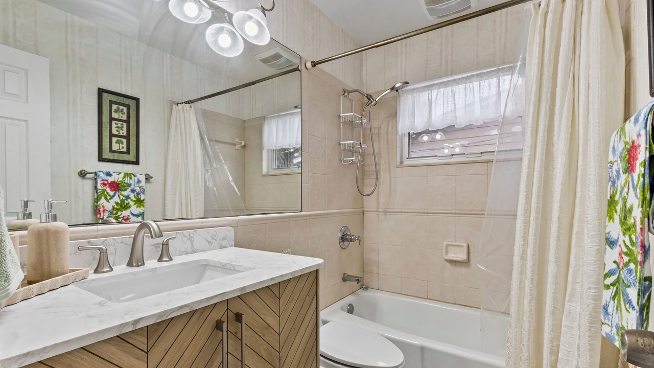 Photo of Bathroom in Lake Clarke Shores