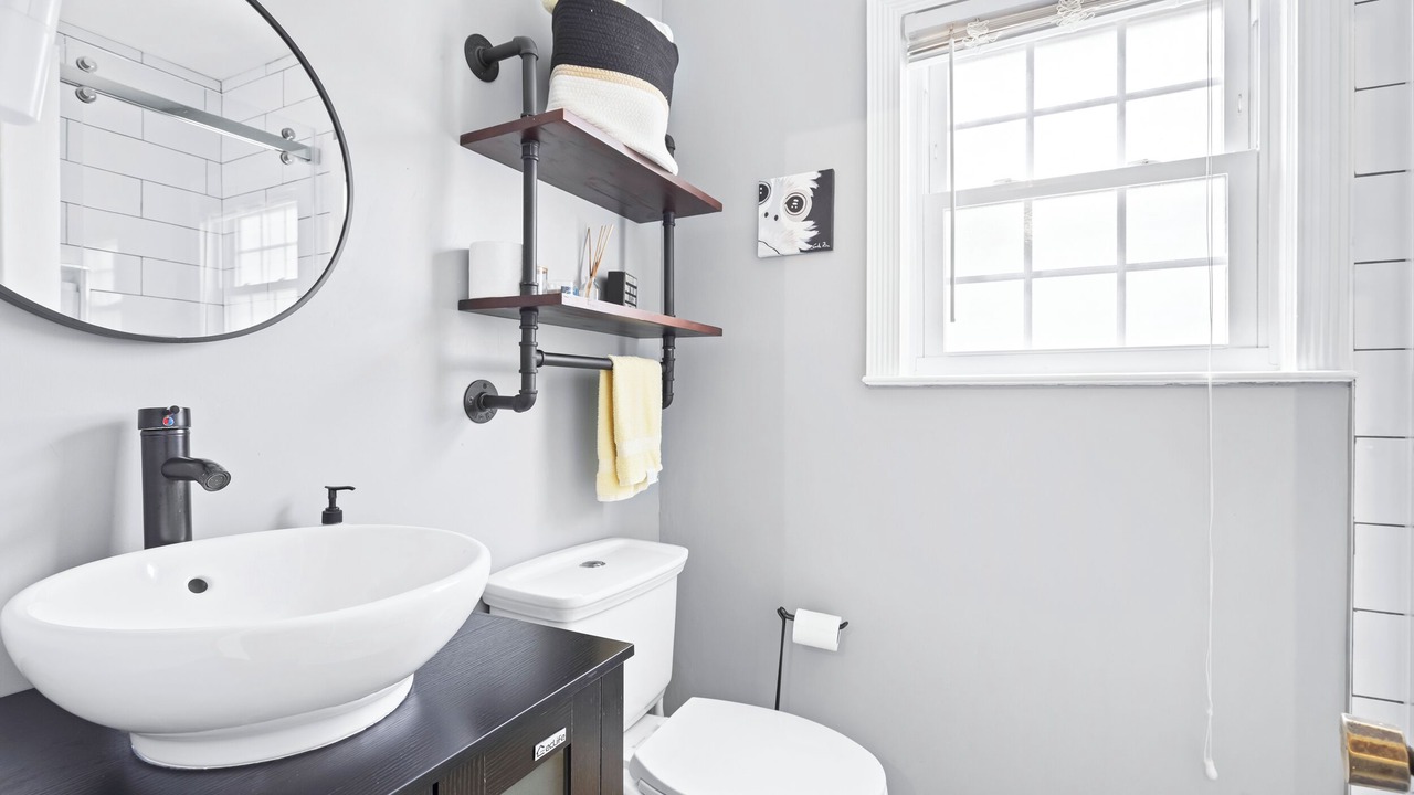 Photo of Bathroom in Parrot Cove