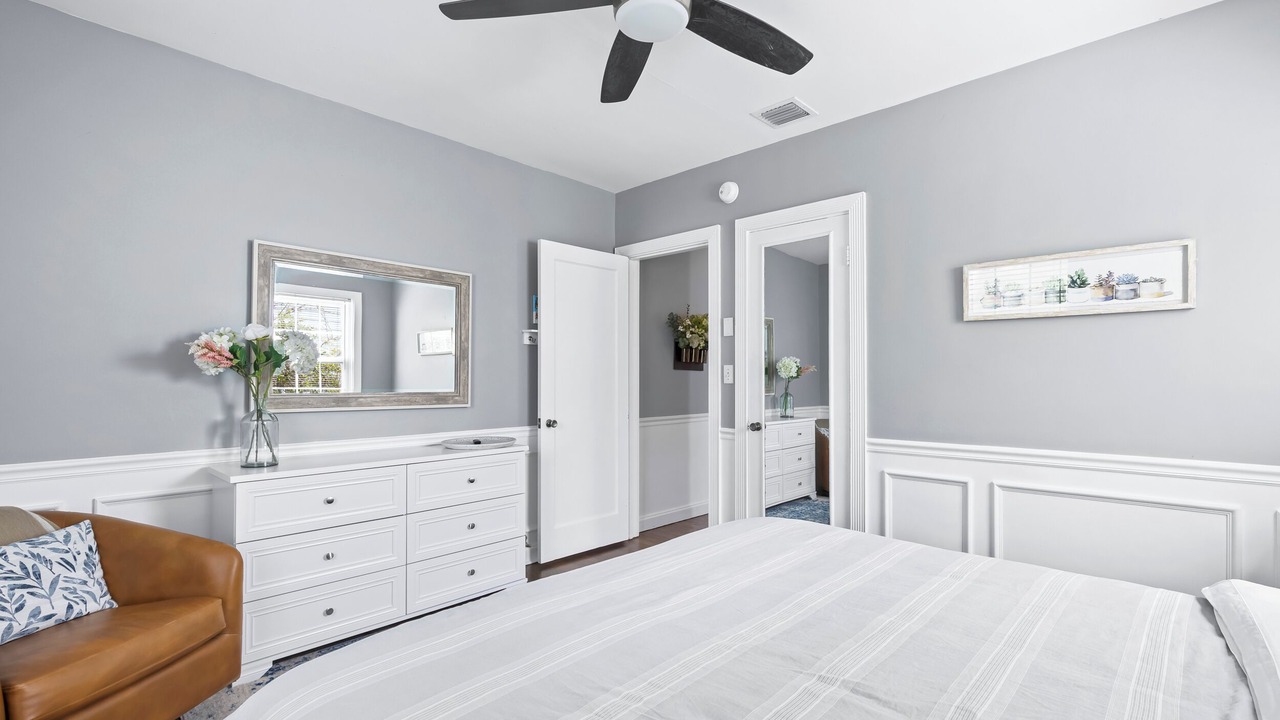 Photo of Bedroom in Parrot Cove