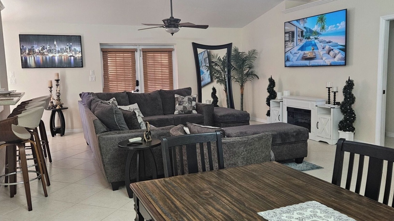 Photo of Livingroom in Sylvan Shores