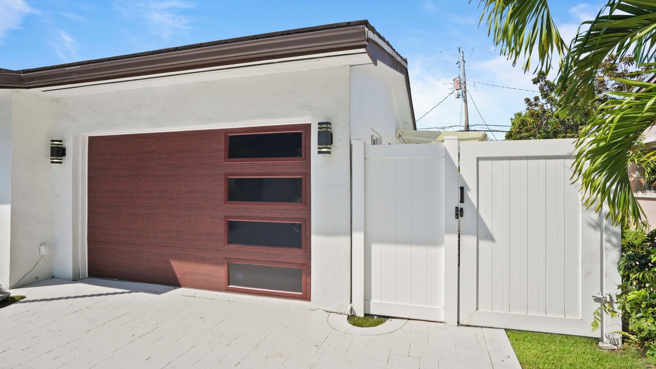 Photo of Outdoor in Tamiami