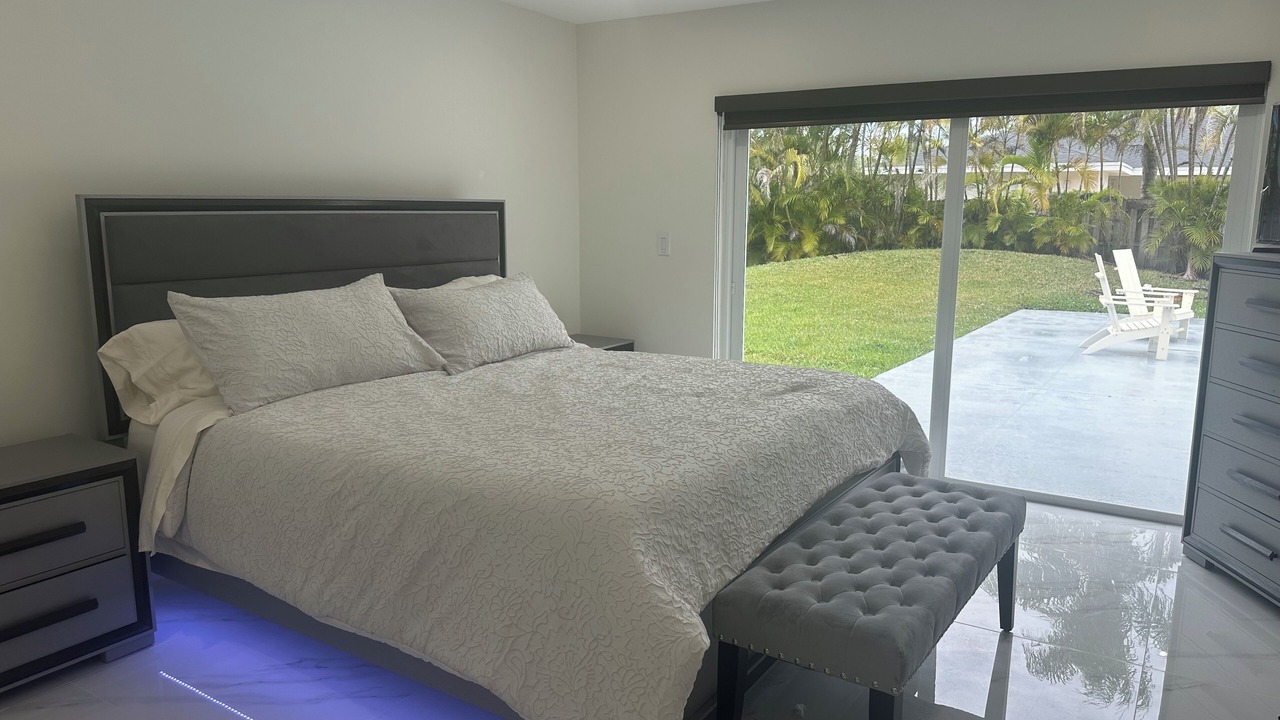 Photo of Bedroom in Ludlam