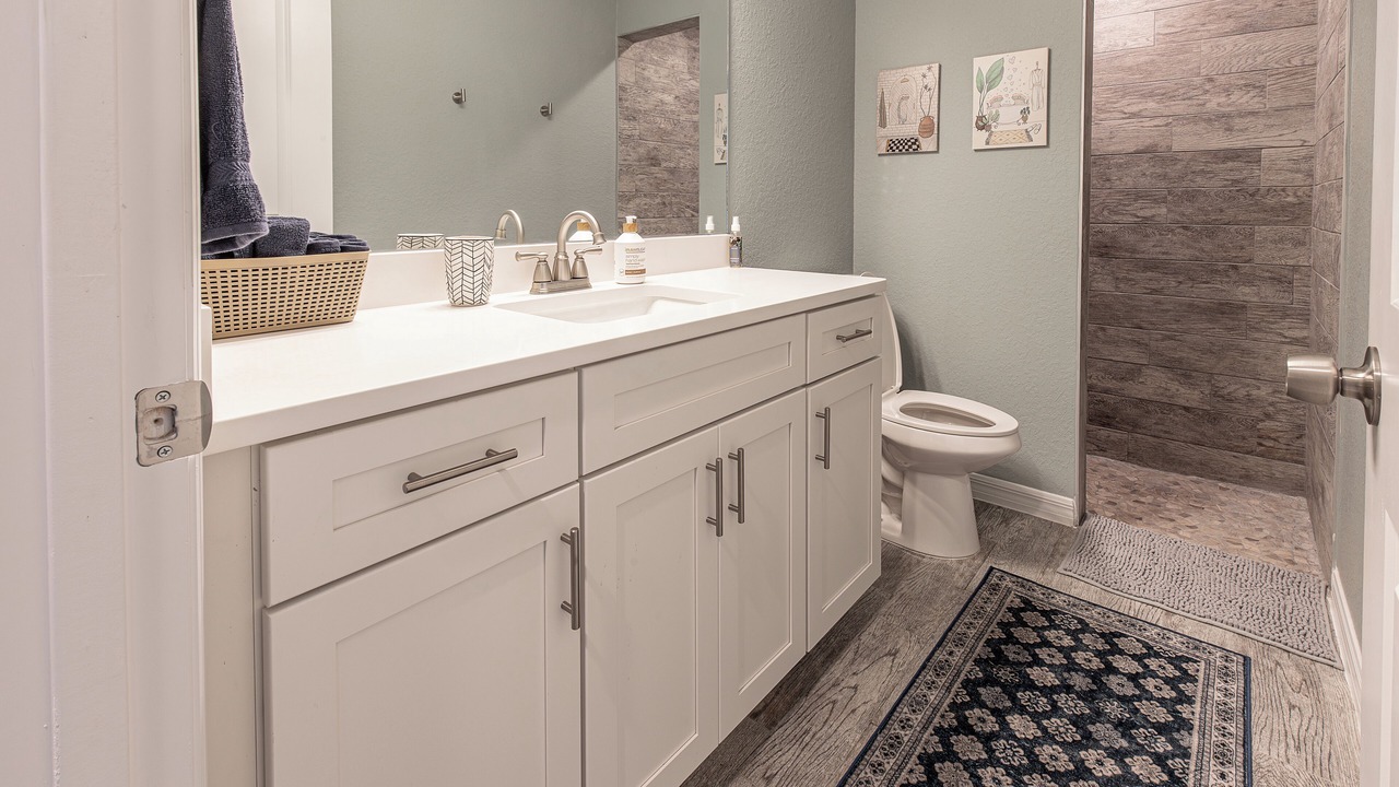 Photo of Bathroom in Gulf Cove