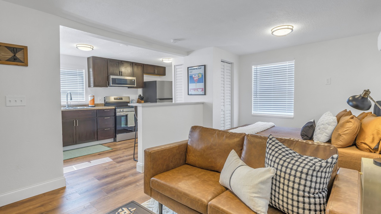 Photo of Livingroom in Historic Kenwood