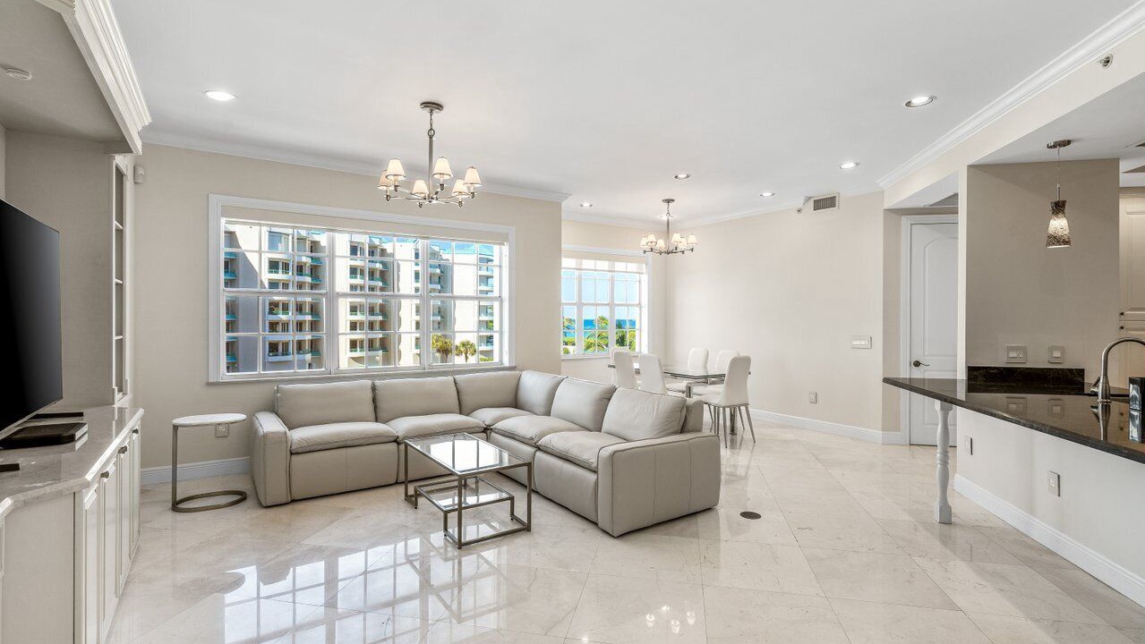 Photo of Livingroom in Olympus