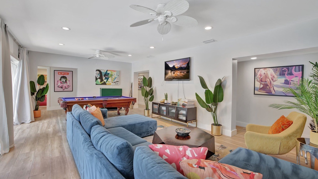 Photo of Livingroom in Harbor Beach