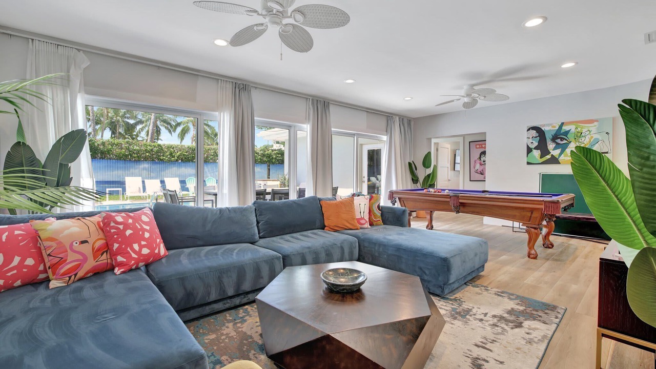 Photo of Livingroom in Harbor Beach