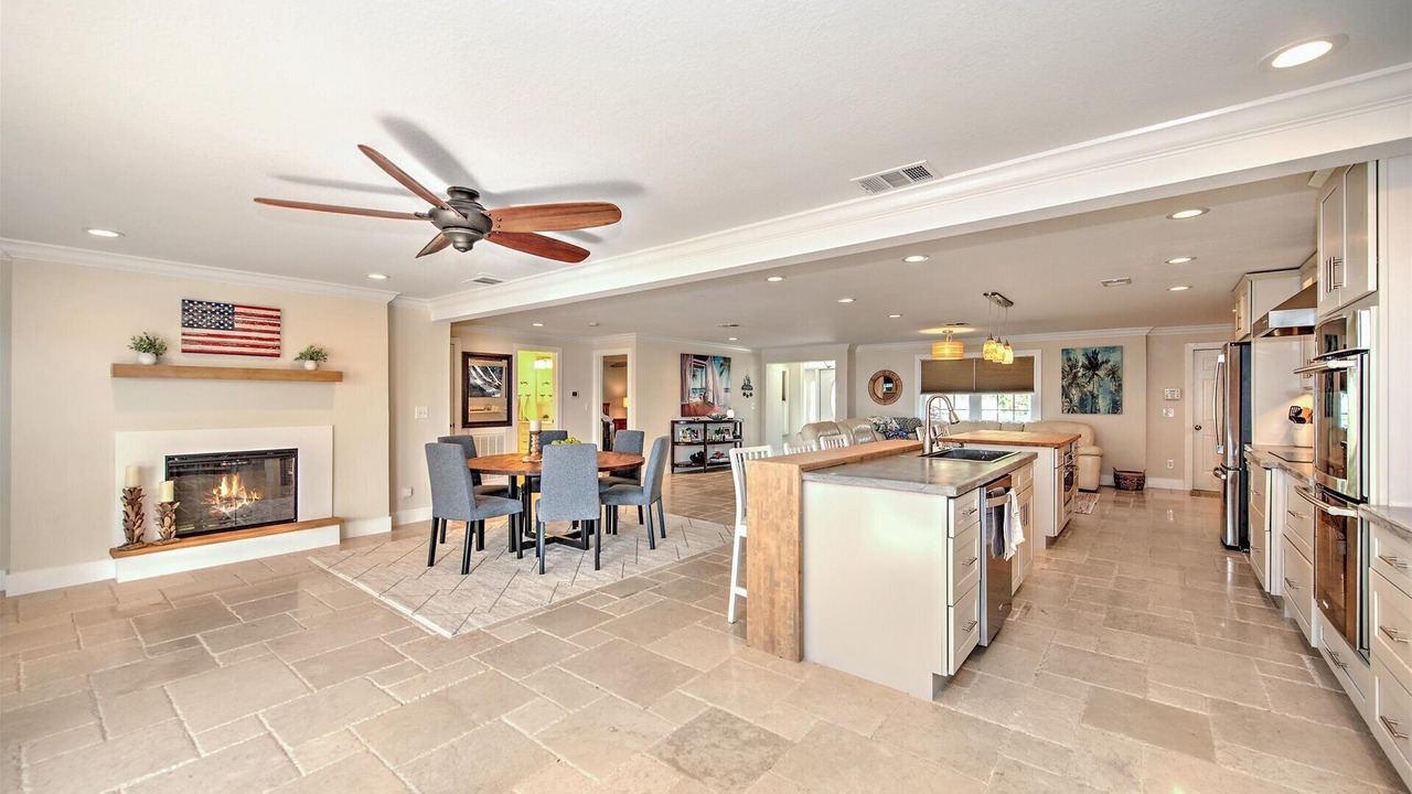 Photo of Others in Lochmoor Waterway Estates