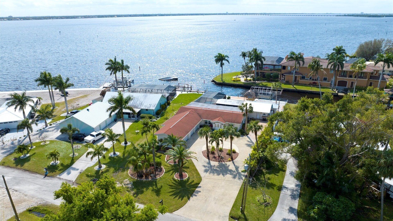 Photo of Outdoor in Lochmoor Waterway Estates