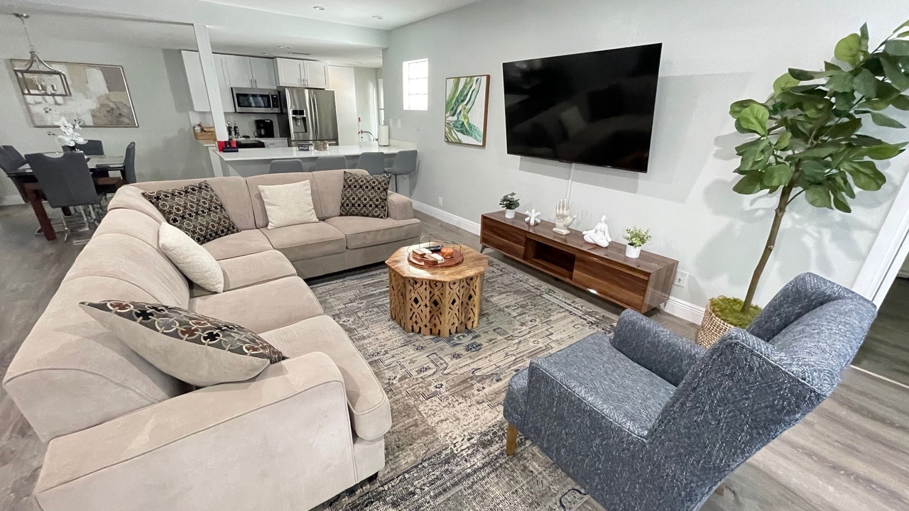 Photo of Livingroom in Poinsettia Heights
