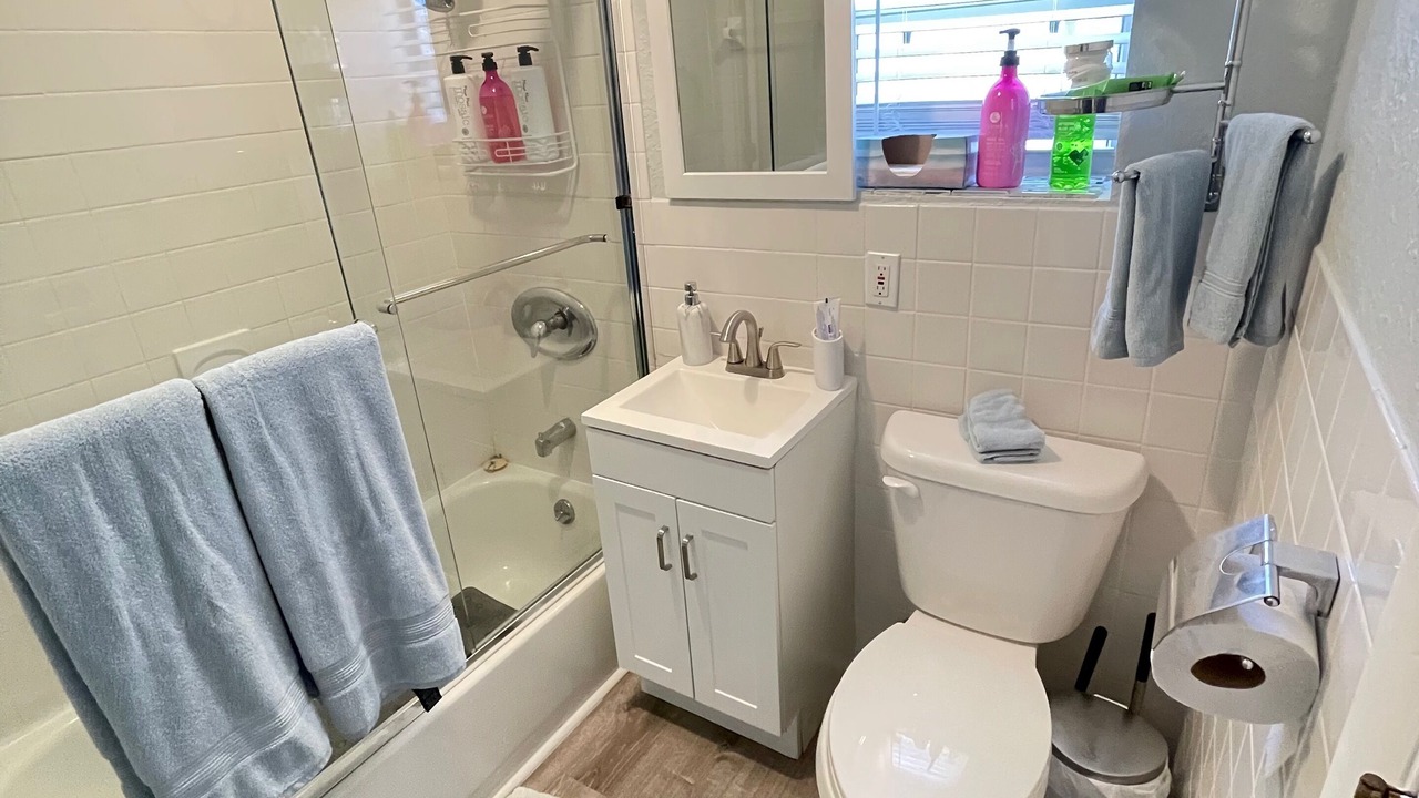 Photo of Bathroom in Poinsettia Heights