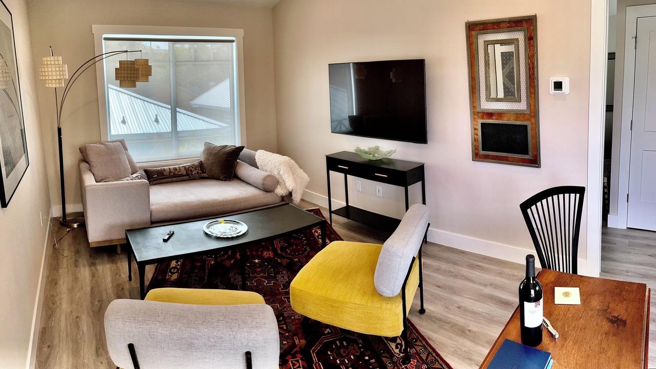 Photo of Livingroom in Gillespie Park