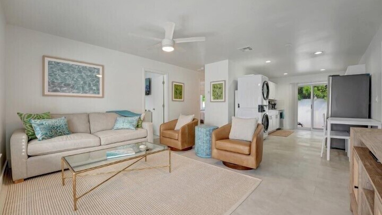 Photo of Livingroom in Edgewood