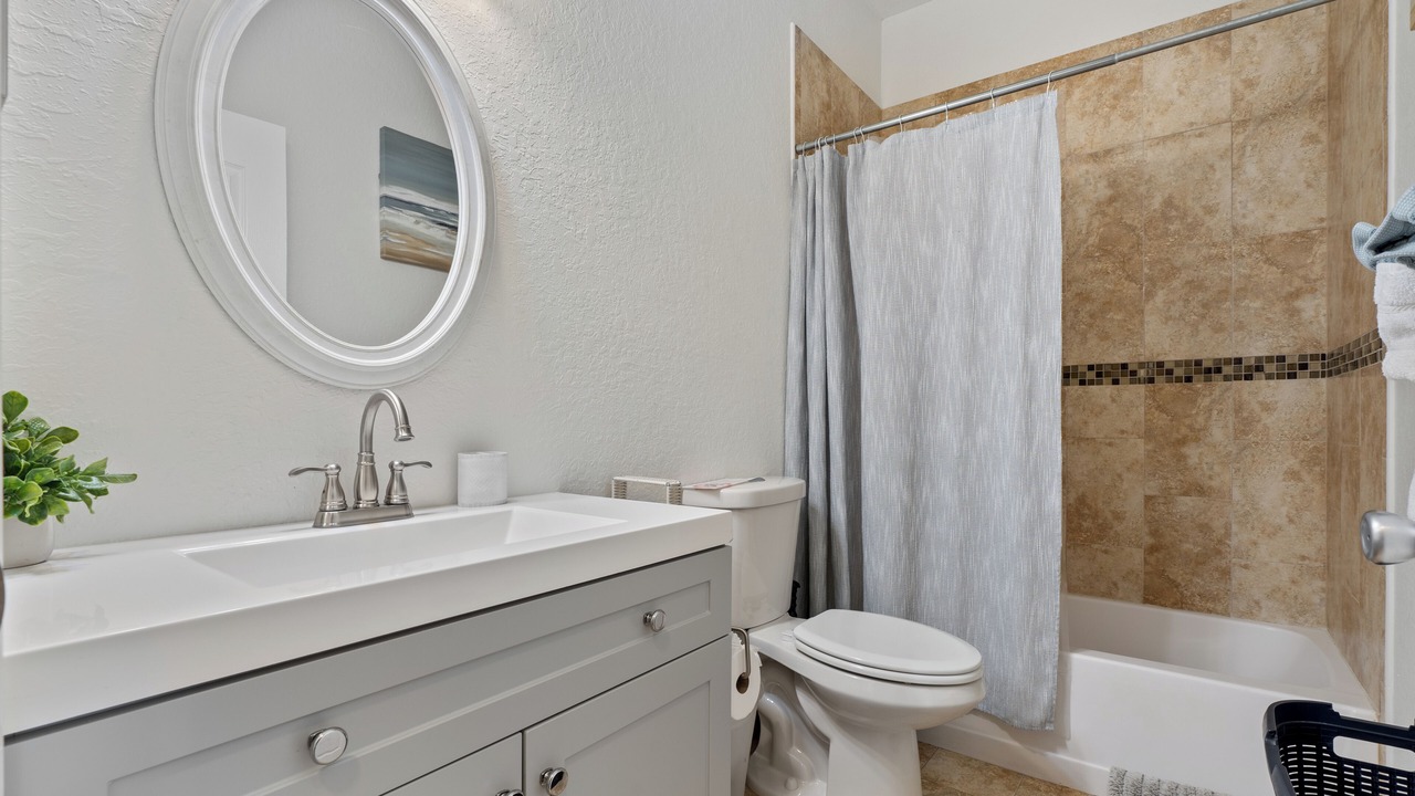Photo of Bathroom in River Oaks