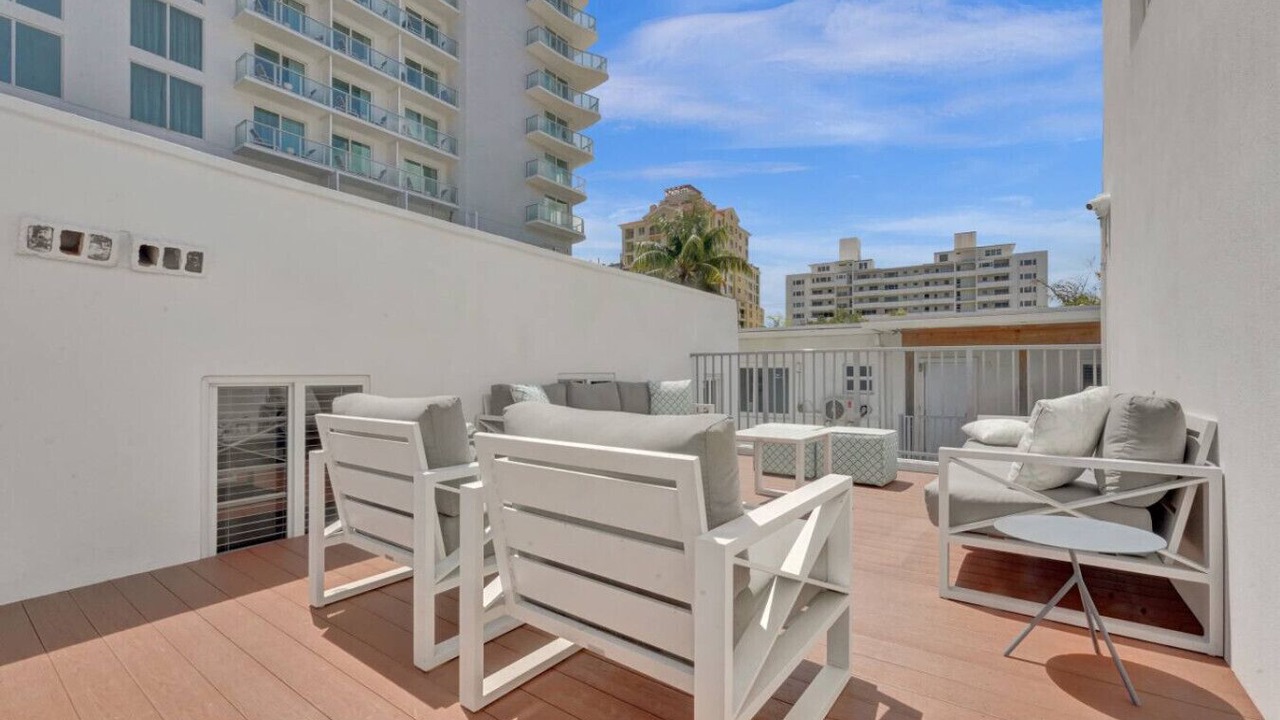 Photo of Patio Balcony in Barrier Island