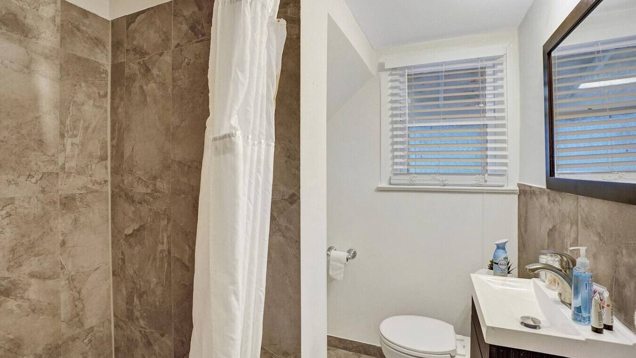 Photo of Bathroom in Barrier Island