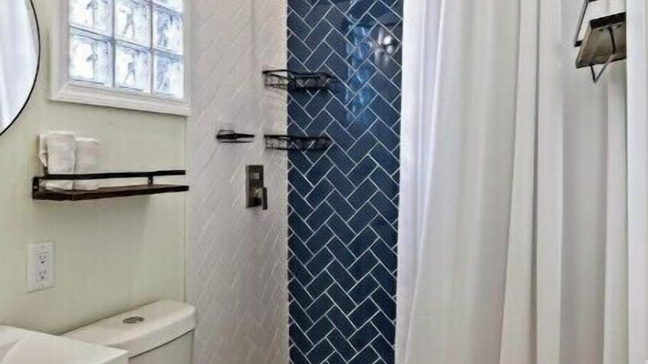 Photo of Bathroom in United Central