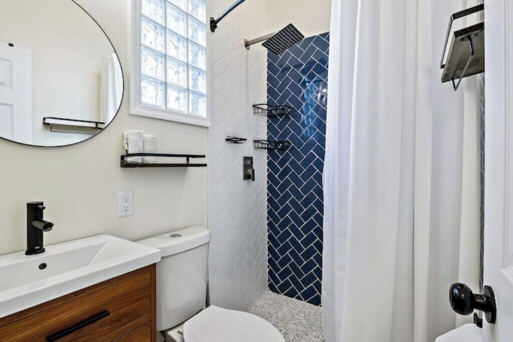 Photo of Bathroom in United Central