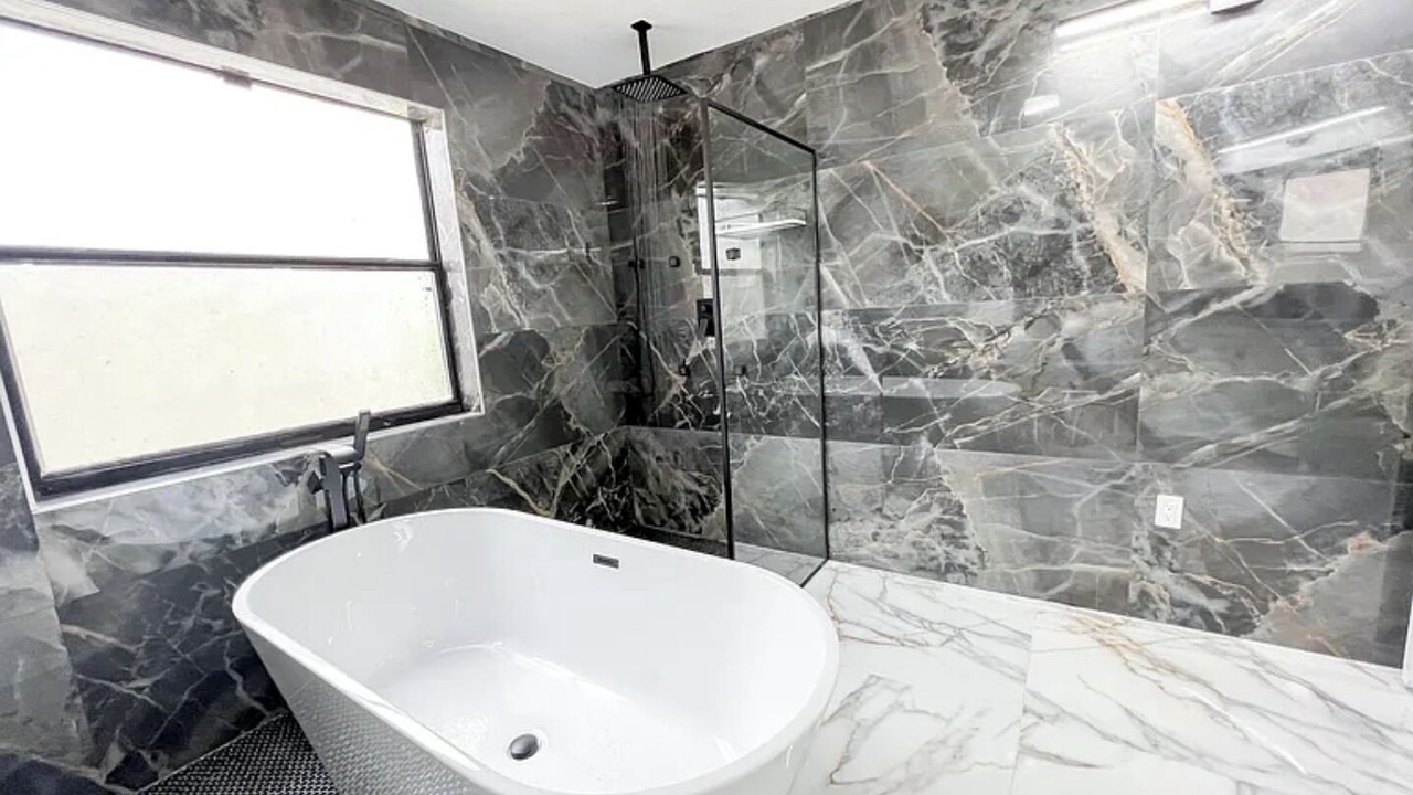 Photo of Bathroom in Greenview Shores